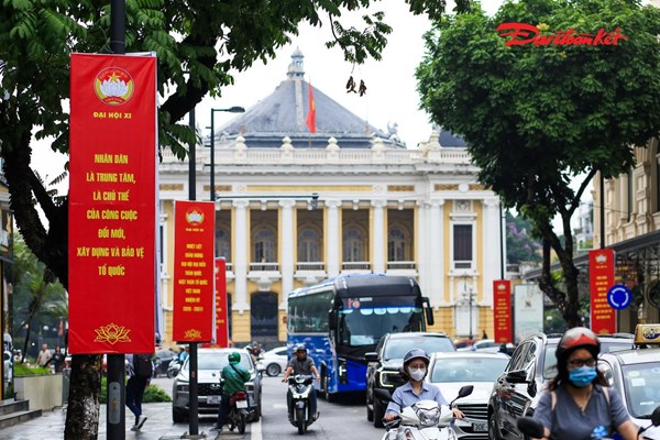 Hà Nội rực rỡ cờ hoa chào mừng Đại hội đại biểu toàn quốc MTTQ Việt Nam lần thứ XI