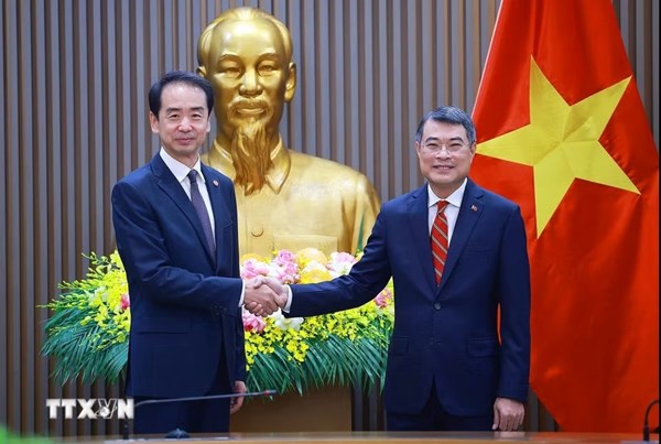 Thủ tướng Lê Minh Hưng tiếp Đại sứ Trung Quốc Hà Vĩ