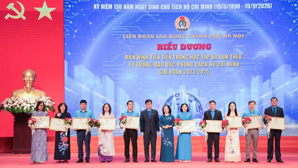 Hà Nội tôn vinh 30 điển hình học tập làm theo Bác và tuyên dương 100 thợ giỏi