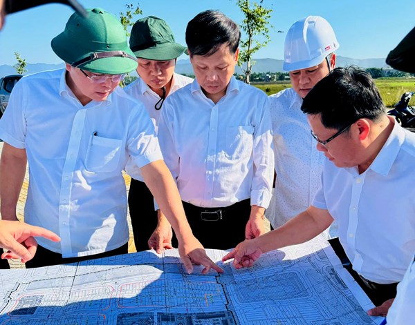 Đà Nẵng: Chủ tịch Ủy ban MTTQ Việt Nam thành phố giám sát công tác đầu tư hạ tầng các khu tái định cư tại xã Hòa Vang