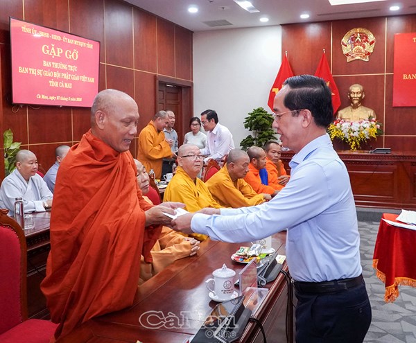 Cà Mau: Ủy ban MTTQ Việt Nam tỉnh gặp gỡ các vị chức sắc trong Ban Trị sự Giáo hội Phật giáo Việt Nam tỉnh