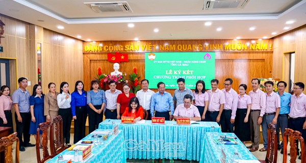 Cà Mau: Ủy ban MTTQ Việt Nam tỉnh ký kết chương trình phối hợp công tác với Chi nhánh Ngân hàng Chính sách xã hội tỉnh