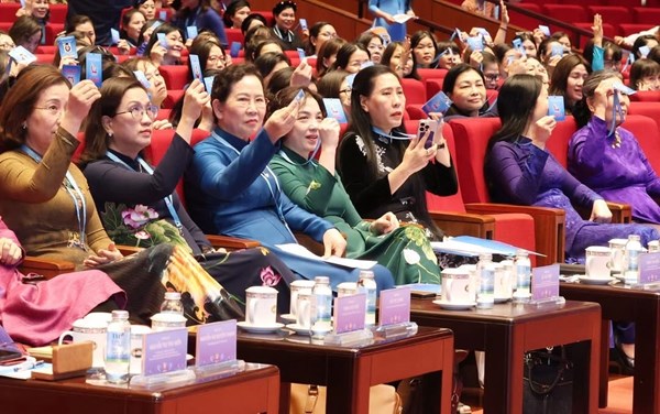 789 đại biểu bước vào Phiên làm việc thứ nhất Đại hội Phụ nữ toàn quốc lần thứ XIV