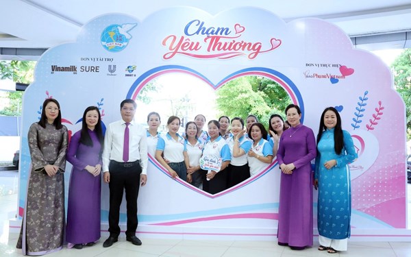 Trung ương Hội LHPN Việt Nam mít tinh hưởng ứng Ngày Gia đình Việt Nam 