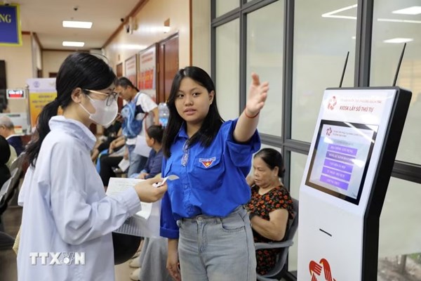 Chuyển đổi số ở cơ sở: Gỡ 'điểm nghẽn' để phục vụ người dân tốt hơn