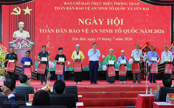 Phó Thủ tướng Thường trực Phạm Gia Túc dự Ngày hội Toàn dân bảo vệ an ninh Tổ quốc năm 2026 tại xã Yên Bài (TP. Hà Nội)