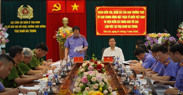 Phó Chủ tịch Cao Xuân Thạo kiểm tra công tác quản lý, giáo dục phạm nhân tại Gia Lai