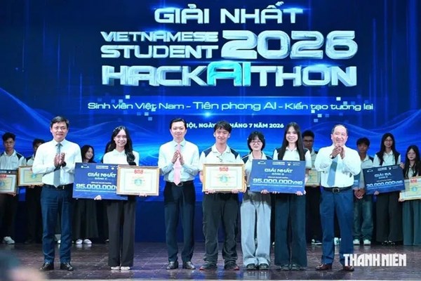 Lễ tổng kết và trao giải cuộc thi Vietnamese Student HackAIthon 2026