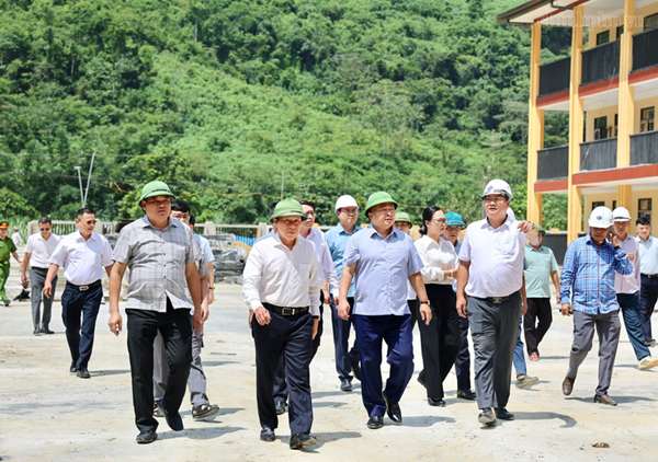 Phó Thủ tướng Lê Tiến Châu kiểm tra tiến độ xây trường phổ thông nội trú liên cấp tại Tuyên Quang