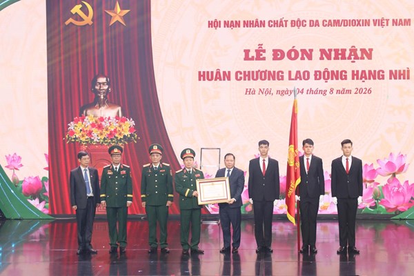 Hội Nạn nhân chất độc da cam/dioxin Việt Nam đón nhận Huân chương Lao động hạng Nhì