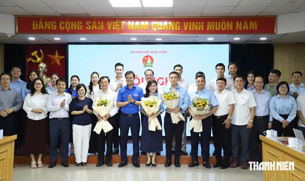 Hội nghị lần thứ nhất Hội đồng Đội Trung ương khóa X
