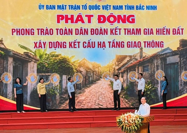 Bắc Ninh phát động phong trào “Toàn dân đoàn kết tham gia hiến đất xây dựng kết cấu hạ tầng giao thông”