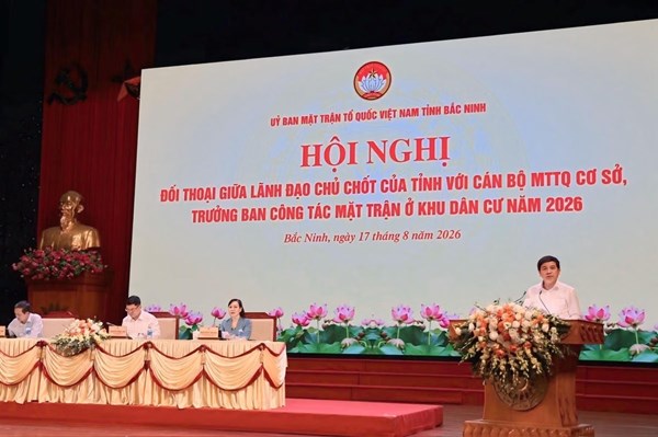 Lãnh đạo chủ chốt tỉnh Bắc Ninh đối thoại với cán bộ Mặt trận cơ sở