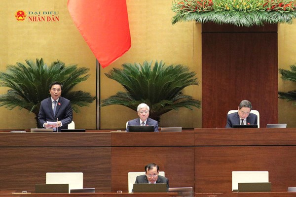 Thông qua Luật sửa đổi, bổ sung một số điều của 9 luật về quân sự, quốc phòng