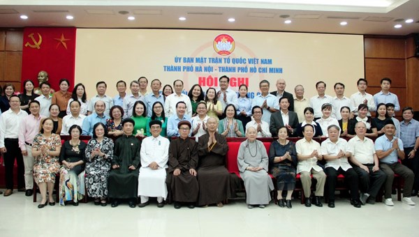 Hà Nội và thành phố Hồ Chí Minh trao đổi kinh nghiệm trong công tác Mặt trận