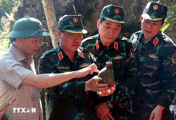 Kiểm tra công tác tìm kiếm hài cốt liệt sỹ, tổ chức lấy mẫu xác định danh tính