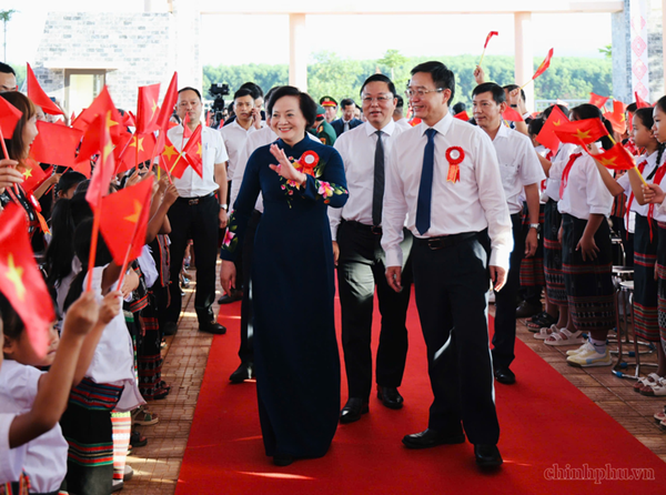 Phó Thủ tướng Phạm Thị Thanh Trà dự lễ khai giảng, khánh thành Trường Phổ thông nội trú A Lưới 3 (TP. Huế)