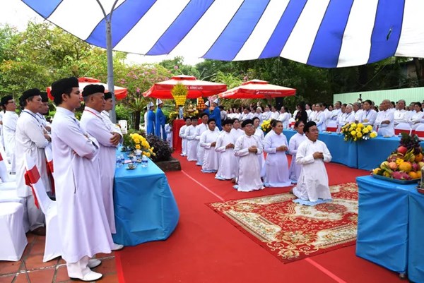 Lễ cầu siêu các Anh hùng liệt sĩ tại Công viên Lê Thị Riêng