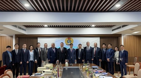 Tổng LĐLĐ Việt Nam và Liên hiệp Công đoàn Độc lập Nga trao đổi về hoạt động bảo vệ người lao động