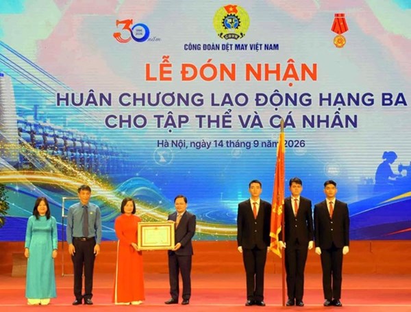 Lễ kỷ niệm 30 năm Ngày thành lập Công đoàn Dệt may Việt Nam và đón nhận Huân chương Lao động hạng Ba