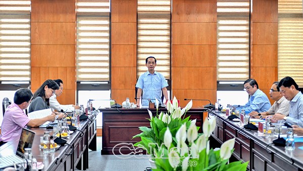 Cà Mau: Chủ tịch Ủy ban MTTQ Việt Nam tỉnh làm việc với các đơn vị thuộc lĩnh vực thương mại - dịch vụ và du lịch 