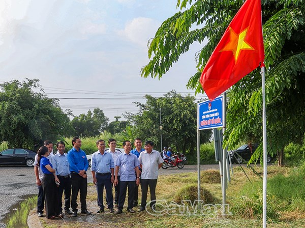 Cà Mau: Chủ tịch Ủy ban MTTQ Việt Nam tỉnh khảo sát, khánh thành công trình dân sinh ở cơ sở 