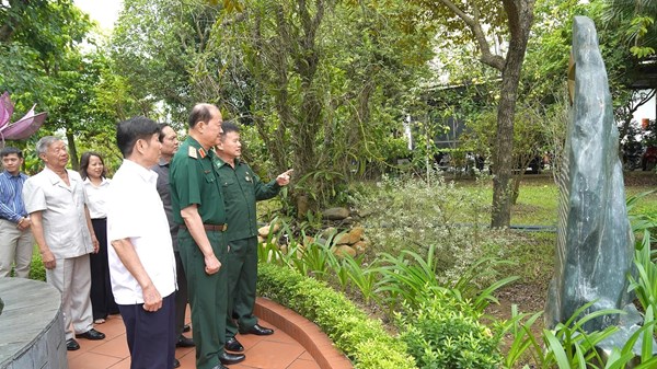 Đoàn công tác Hội Cựu chiến binh Việt Nam thăm và làm việc tại Khu công nghiệp Nam Cầu Kiền