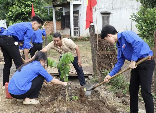 Tuổi trẻ cả nước đồng loạt ra quân tình nguyện chung tay xây dựng nông thôn mới