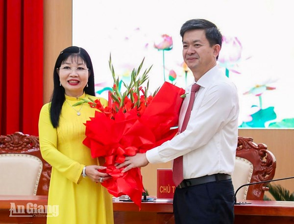An Giang: Chủ tịch Ủy ban MTTQ Việt Nam tỉnh được bầu giữ chức Chủ tịch HĐND tỉnh khóa XI
