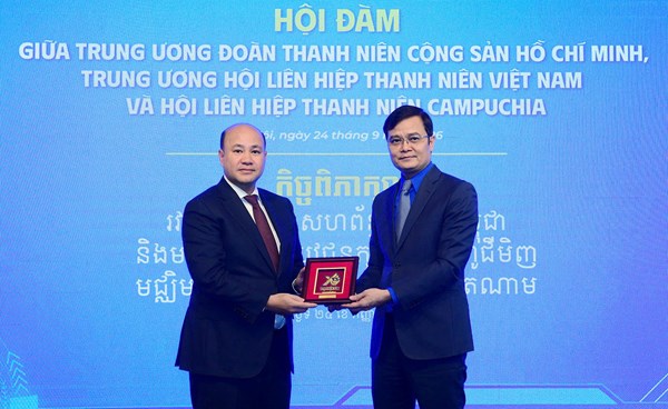 Trung ương Đoàn TNCS Hồ Chí Minh hội đàm với Hội Liên hiệp thanh niên Campuchia
