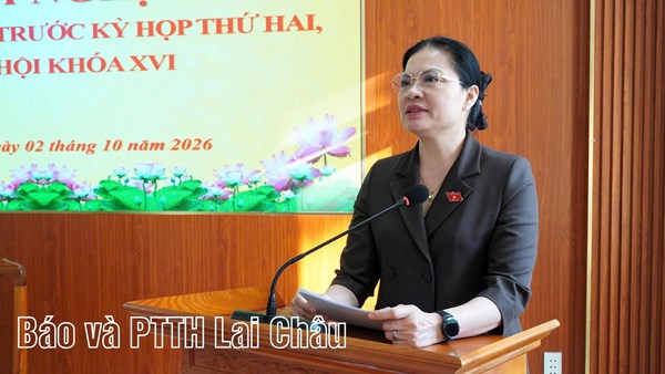 Phó Chủ tịch - Tổng Thư ký Ủy ban Trung ương MTTQ Việt Nam Hà Thị Nga tiếp xúc cử tri xã Bản Bo