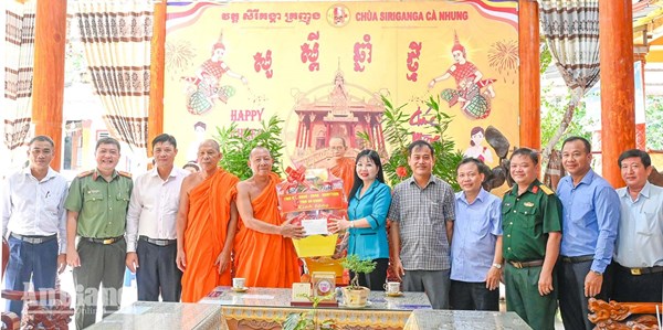 An Giang: Thăm, chúc mừng đồng bào Khmer dịp Sene Đôn Ta