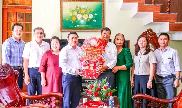 Khánh Hòa: Thăm, chúc mừng các cá nhân tiêu biểu đồng bào Chăm nhân dịp Lễ hội Katê 2026
