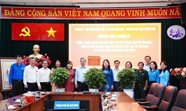 Thành phố Hồ Chí Minh: Chủ tịch Ủy ban MTTQ Việt Nam thành phố chúc mừng thăm, chúc mừng Hội Liên hiệp Phụ nữ thành phố