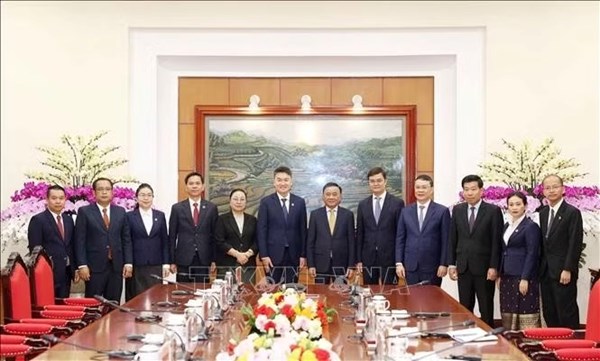 Thường trực Ban Bí thư Trần Cẩm Tú tiếp Bí thư Đoàn Thanh niên Nhân dân Cách mạng Lào