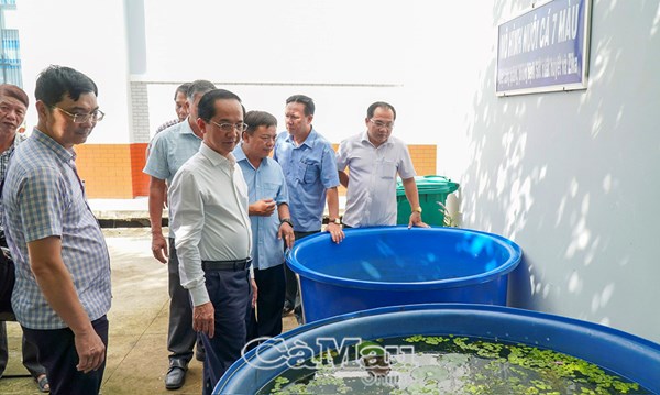 Cà Mau: Chủ tịch Ủy ban MTTQ Việt Nam tỉnh kiểm tra tình hình phòng, chống bệnh sốt xuất huyết tại xã Năm Căn