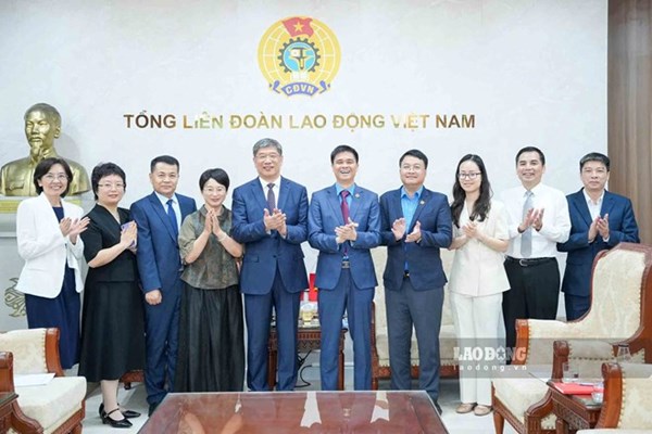 Đoàn đại biểu Tổng Công hội thành phố Bắc Kinh chào xã giao Tổng LĐLĐ Việt Nam
