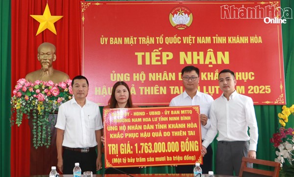 Khánh Hòa: Ủy ban MTTQ Việt Nam tỉnh tiếp nhận kinh phí và hàng hóa ủng hộ người dân khắc phục thiệt hại do mưa lũ