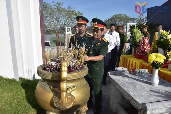 Hành trình tìm lại tên cho những người anh hùng