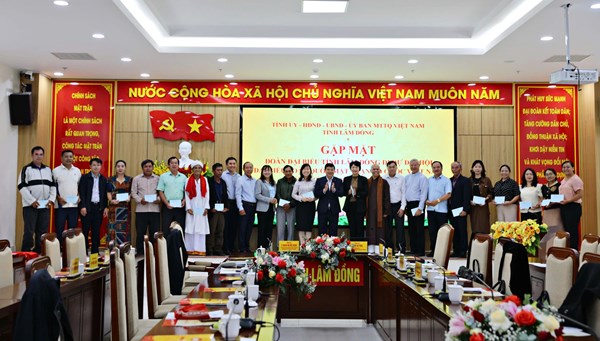 Chung sức vun bồi khối đại đoàn kết