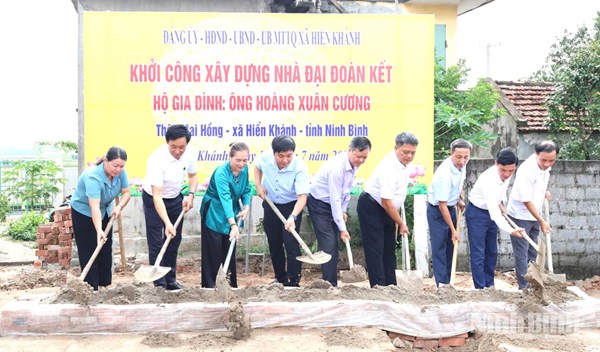 Xã Hiển Khánh (tỉnh Ninh Bình) tổ chức lễ phát động và khởi công xây dựng nhà Đại đoàn kết cho hộ nghèo, cận nghèo, có hoàn cảnh khó khăn