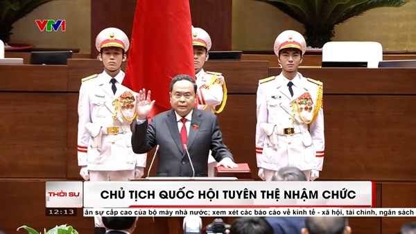 Chủ tịch Quốc hội tuyên thệ nhậm chức
