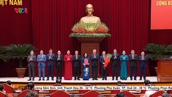 Công bố Quyết định của Bộ Chính trị về công tác cán bộ